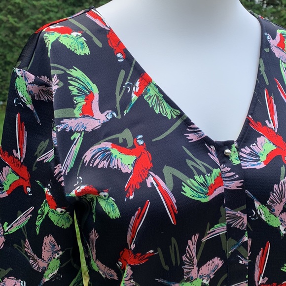 Hugo Boss ⎮ Satin parrot blouse - Picture 4 of 10